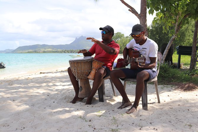 5 island tour all inclusive with Ile aux cerfs and snorkeling - Snorkeling near Blue Bay