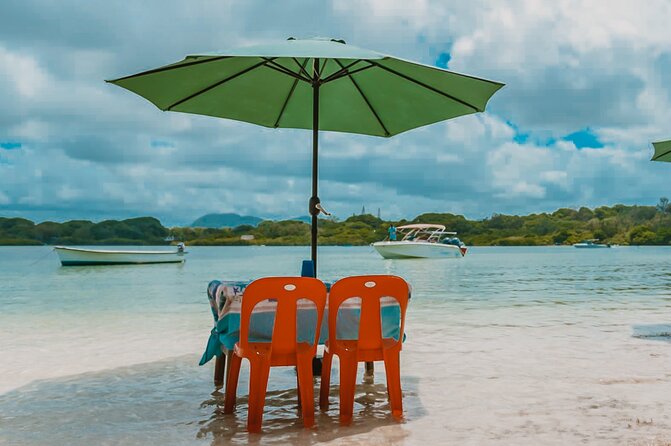 5 Islands Speedboat Cruise incl. Snorkeling in Blue Bay + Lunch at Ile aux Cerfs - Lunch, drinks, and the real value of the price