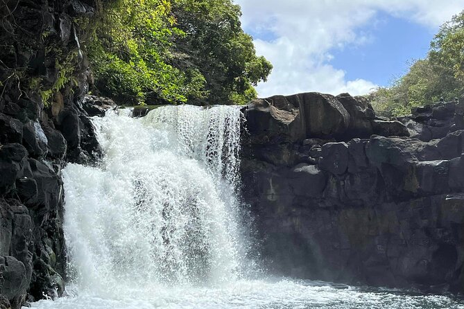 All inclusive CATAMARAN with BBQ : Ile aux cerf & GRSE waterfall - One day, three very different Mauritius stops