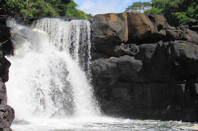 All inclusive SPEEDBOAT FULL DAY to ILE AUX CERF & GRSE WATERFALL - BBQ lunch, rum, beer, and the social side