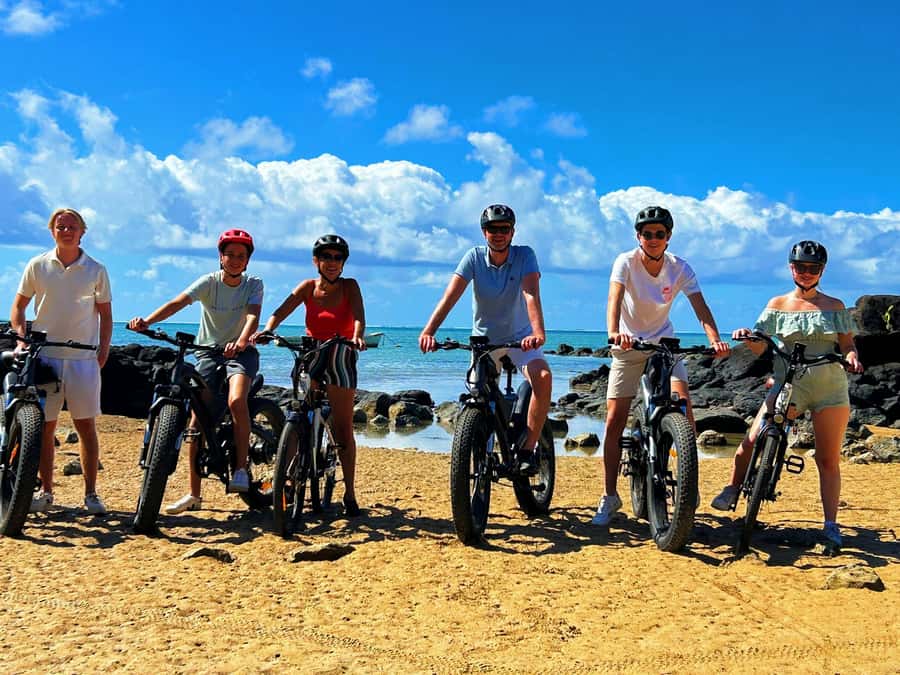 Authentic North East Coast E-bike Guided Tour - Getting started at Storm E-bikes Tours