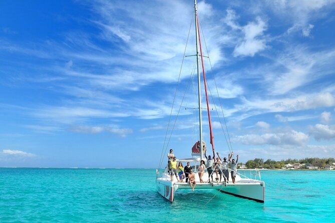 Catamaran Cruise: Isle aux Cerfs, Including BBQ Lunch, in Mauritius - Searching for dolphins from the catamaran