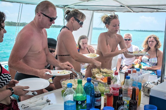 Catamaran cruise to Ile aux cerfs with bbq lunch - Snorkeling in the clear lagoon