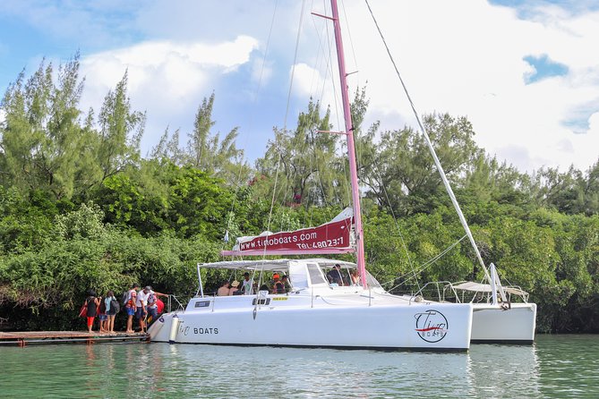 Catamaran cruise to Ile aux cerfs with bbq lunch - Leaving Trou d’Eau Douce at 9:30