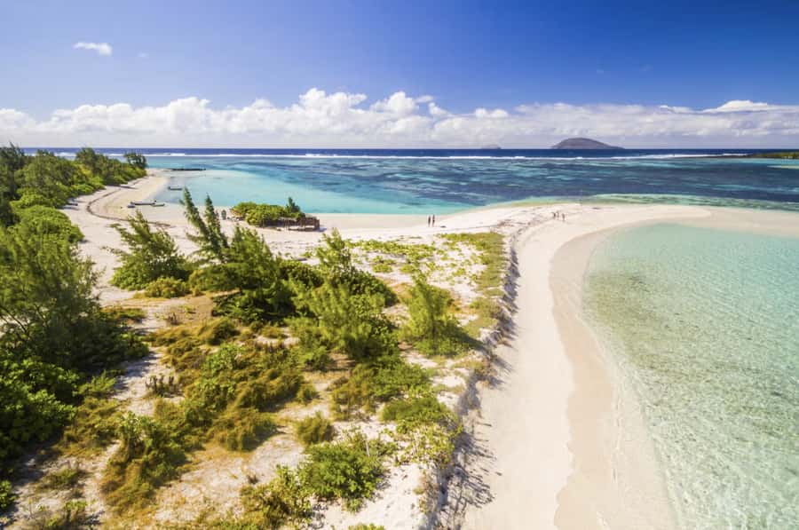Catamaran Mauritius Cruise in the North Coasts - Reaching Grand Baie and boarding Wind Dancer