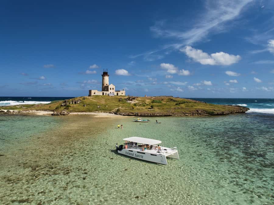 Catamaran Mauritius: South East 5 Islands Catamaran Cruises - Pointe Jerome to Île aux Cerfs
