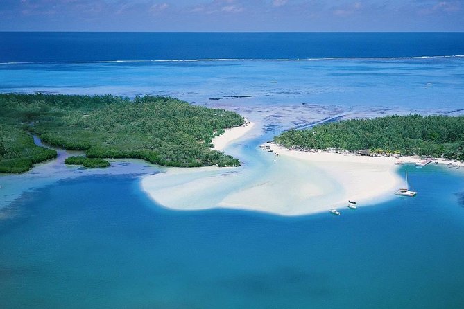 Catamaran to Ile aux Cerf with Parasailing, Tube Riding & Lunch - Parasailing and tube riding