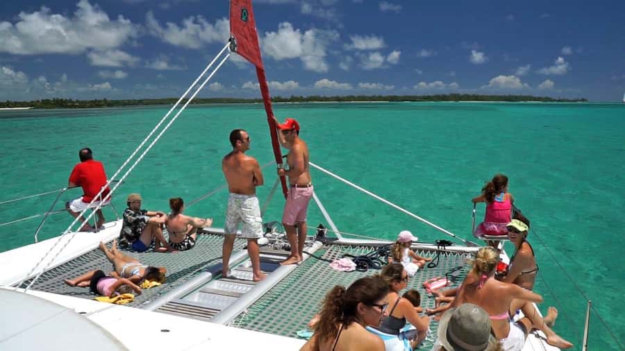 Catamaran Trip to Ile au Cerfs with Lunch and GRSE waterfall - Barbecue lunch with drinks on board