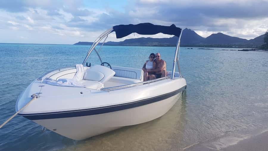 Day Trip at Ile aux Cerfs and other Gems of the South. - Lighthouse Island and the longer return sail