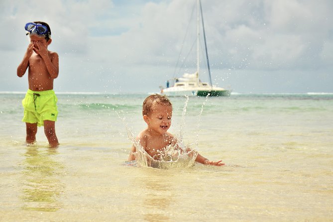EAST Shared Cruise : OCÉANE Full day catamaran to Ile aux Cerfs - Trou d’Eau Douce and the best part of the swim