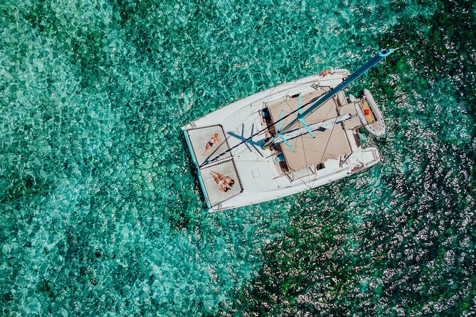 Full Day Catamaran Cruise - North Ilot Gabriel (sharing) - What the strong rating tells you, and what it does not