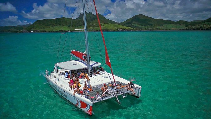 Full-Day Catamaran Cruise to Île aux Cerfs with BBQ Lunch - BBQ lunch with drinks included