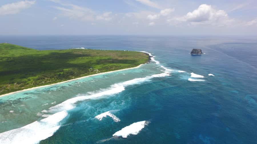 Full Day Catamaran Luxury Cruise to Northern Islands w Lunch - What the $115 price really covers