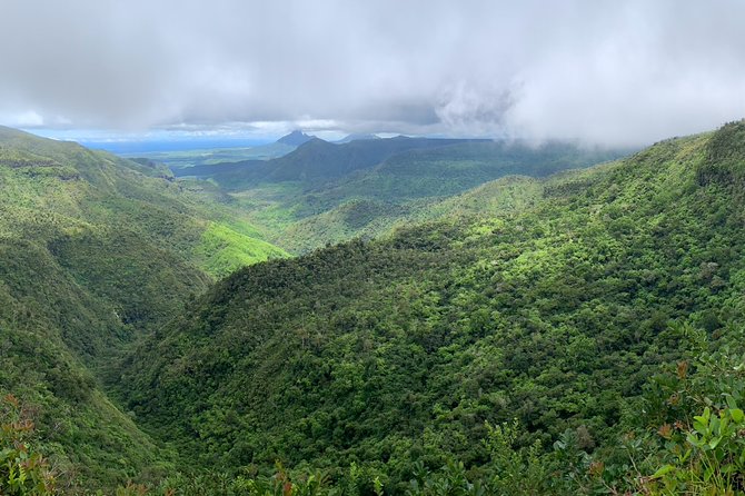 Full Day Private custom Tour with Drive-Guide in Mauritius - Parks, temples, and Port Louis