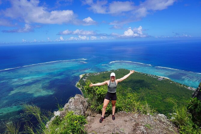 Full-Day Private Hiking le Morne Mountain & Seafood Lunch at Islet Fourneau - Safety, heat, and the mountain’s physical demands