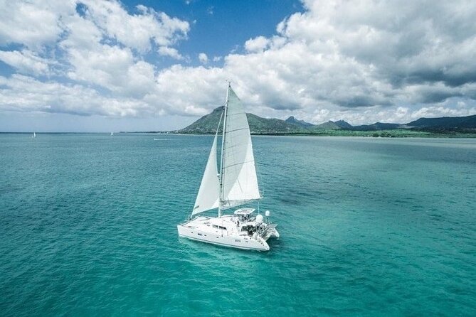 Full Day Shared Tour Catamaran to Ile Aux Cerfs - What this day on the water is really like