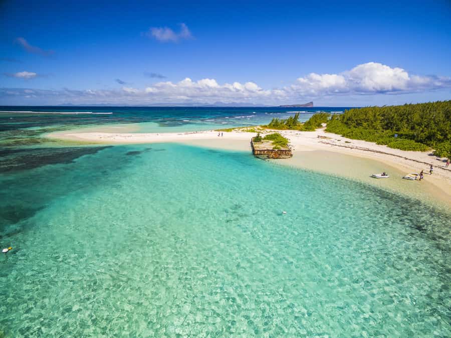 Grand Baie: Three Islands Private Boat Trip and Beach BBQ - Speedboat travel from Grand Baie