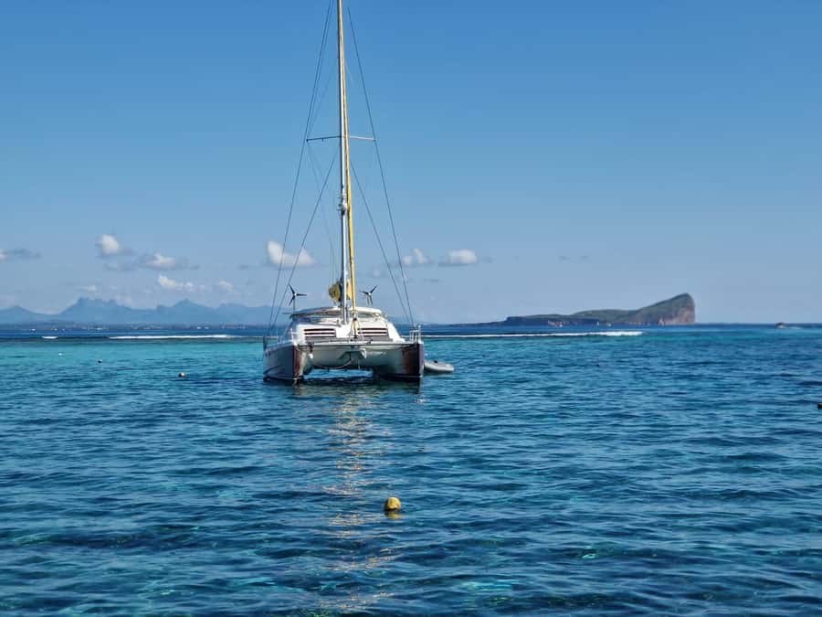 Grand Bay: Catamaran Cruise to Flat Island with BBQ Lunch - Grand Baie to Flat Island by catamaran