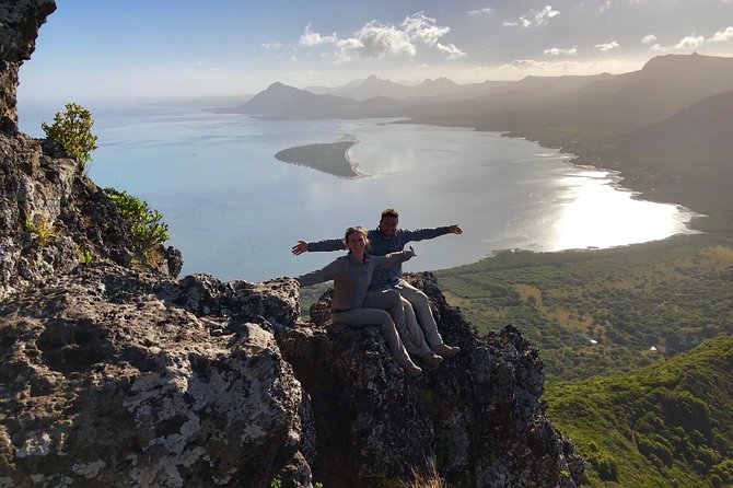Hiking and Climbing UNESCO Le Morne Brabant - The scramble and climb: how difficult is it?