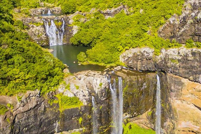 Hiking Trip Full-Day: The Magnificent 7 Waterfalls Sept Cascades including Lunch - What the 9 a.m. start really involves