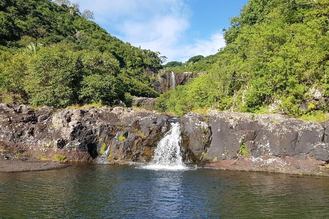 Hiking Trip Full-Day: The Magnificent 7 Waterfalls Sept Cascades including Lunch - Picnic lunch at about 12:15