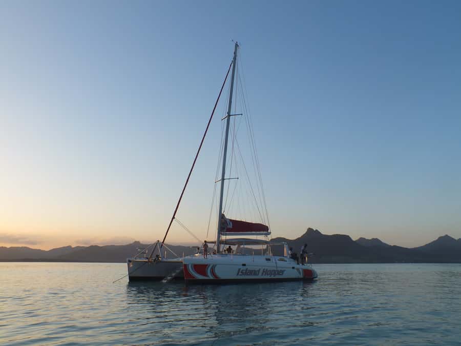 Ile aux Aigrettes: Private Sunset Cruise Tour - Watching the mountains change color