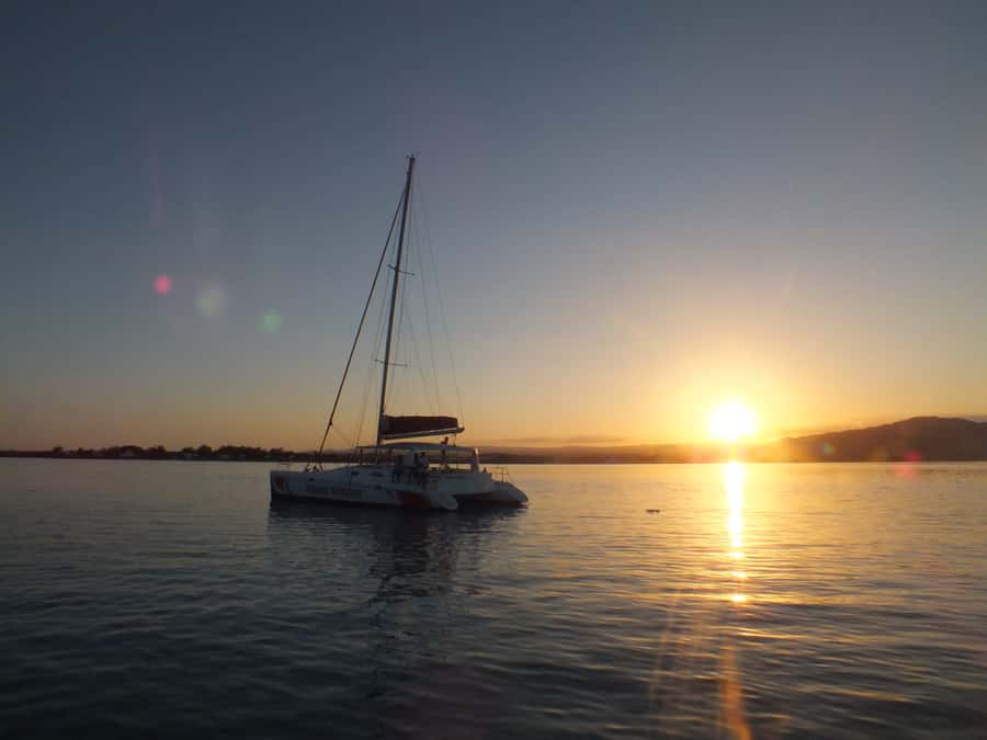 Ile aux Aigrettes: Private Sunset Cruise Tour - Choosing between the Dalbair shipwreck and Grand Port
