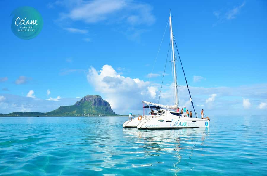 Ile Aux Bénitiers : Private Catamaran Cruise & Gourmet Lunch - Why this West Coast cruise works so well