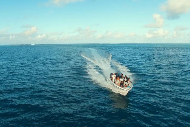 Ile aux Cerf: Speed boat with Parasailing & Tube Riding and Lunch - Tube riding brings the loudest burst of action