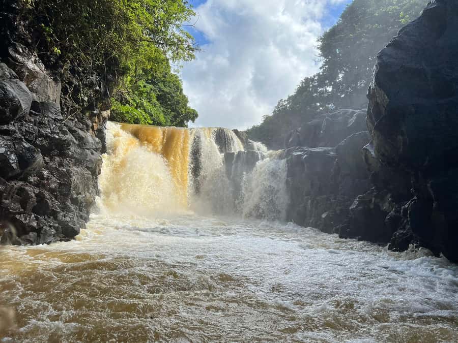 Ile Aux Cerfs: Catamaran Cruise, island, waterfalls, Lunch - Setting out from Trou d’Eau Douce