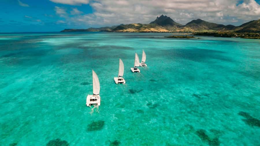 Ile Aux Cerfs: Catamaran Cruise, island, waterfalls, Lunch - Reaching Ile aux Cerfs