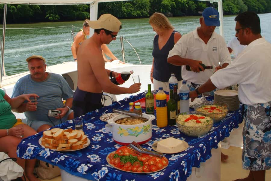 Ile Aux Cerfs Catamaran Cruise sailing from Mahebourg - Key points at a glance
