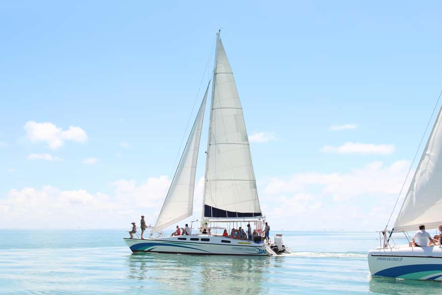 Ile Aux Cerfs Catamaran Cruise sailing from Mahebourg - Arriving at Ile aux Cerfs