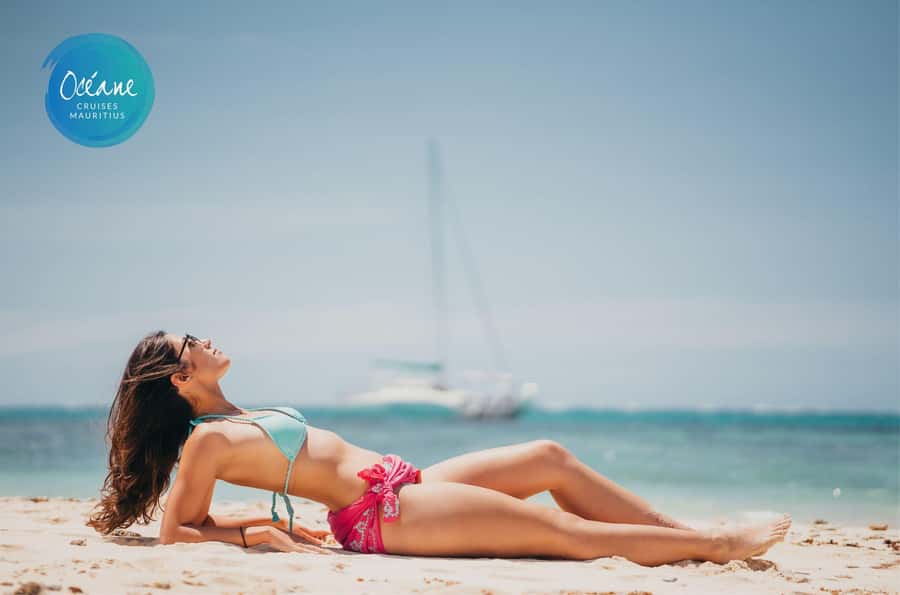 Île aux Cerfs: Private Catamaran Cruise with Gourmet Lunch - What the private price really buys you