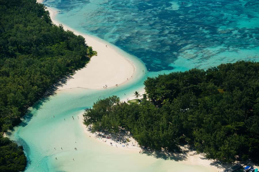 Ile aux Cerfs Speedboat Trip & Transport: Private or Shared - Ilot Mangenie and the beach barbecue