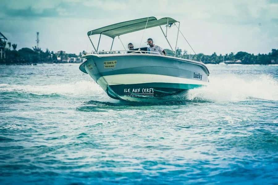 Ile aux Cerfs Speedboat Trip & Transport: Private or Shared - Grand River Southeast Waterfall by speedboat