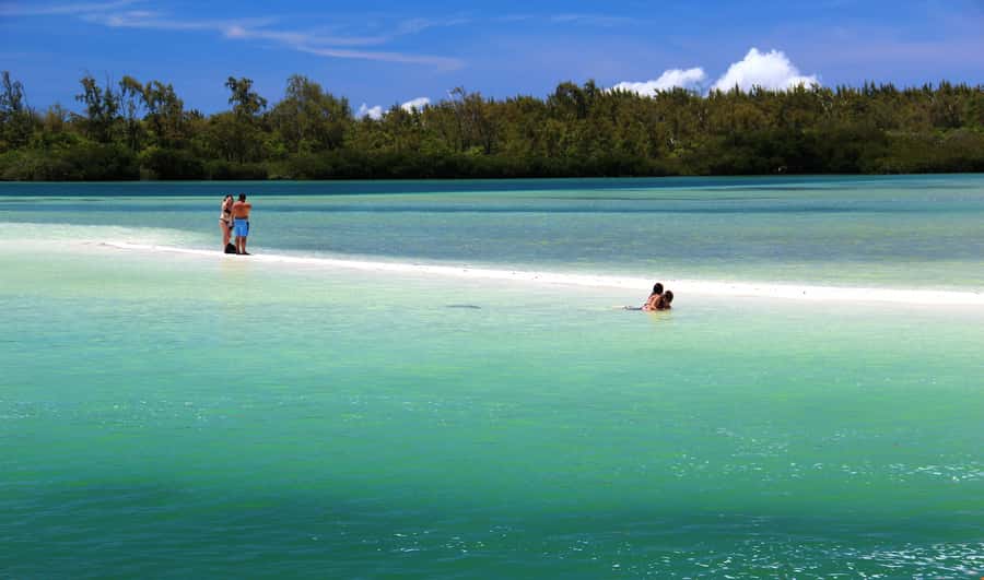 Ile aux Cerfs: The very best day by catamaran. - Free time on Ile aux Cerfs