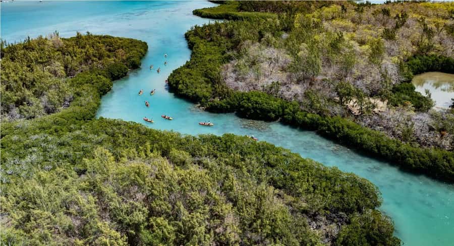 Ile d Ambre Kayaking - Walking to Ile d’Ambre’s old ruins