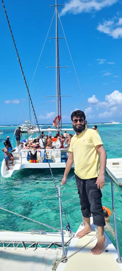Ilot Gabriel: Catamaran Cruise & BBQ Lunch - Coin de Mire and the open-water route home