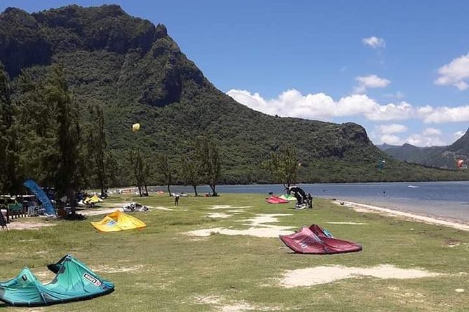 Kitesurfing lesson and rental at a cheaper price and with qualified instructor - Key points to know before you book