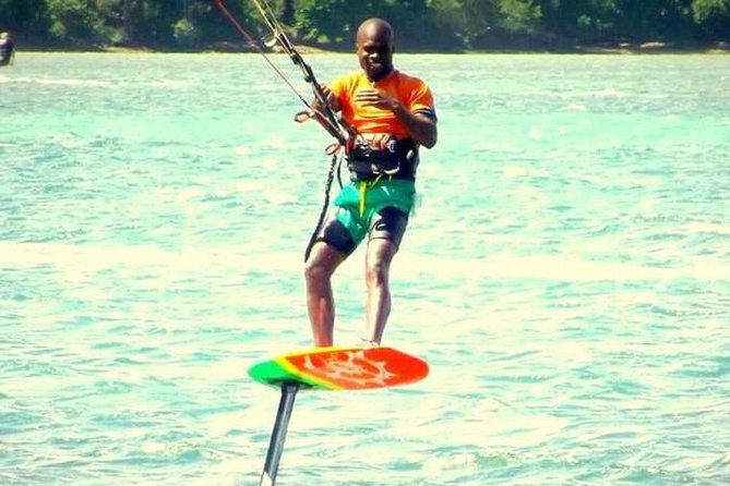 Kitesurfing lesson and rental at a cheaper price and with qualified instructor - Why Le Morne is a useful place to learn kitesurfing