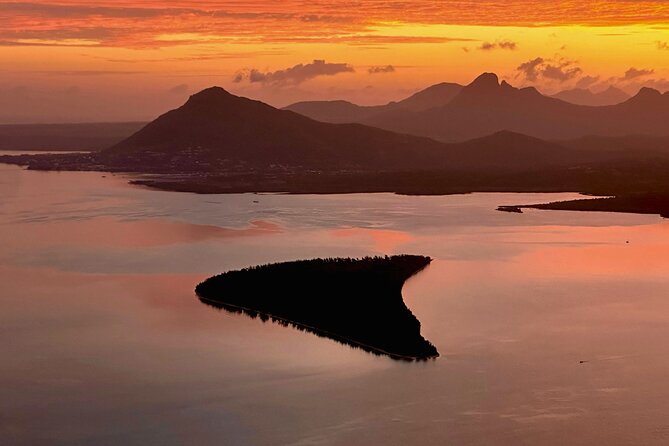 Le Morne Brabant Sunrise Hike - Sunrise from the upper mountain