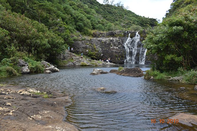 Les septs Cascades Tamarind Falls - Meeting at 8:30am in Henrietta