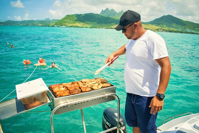 Luxury All-Inclusive Catamaran Cruise to Ile aux Cerfs and GRSE Waterfall - Cruising Toward Ile aux Cerfs Island