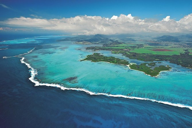 Marvelous Ile aux Cerf island: Speed Boat, Parasailing, Lunch & GRSE waterfall - What the $138.60 price really includes