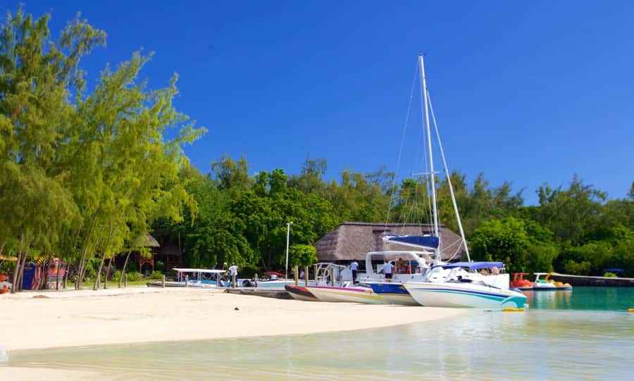 Mauritius: 3 Activities + Ile aux Cerfs Boat tour w/ BBQ - Lunch on Ile aux Margenie keeps the middle of the day simple