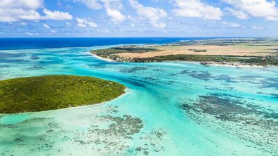 5 East Coast Islands Tour with Snorkeling & Lunch