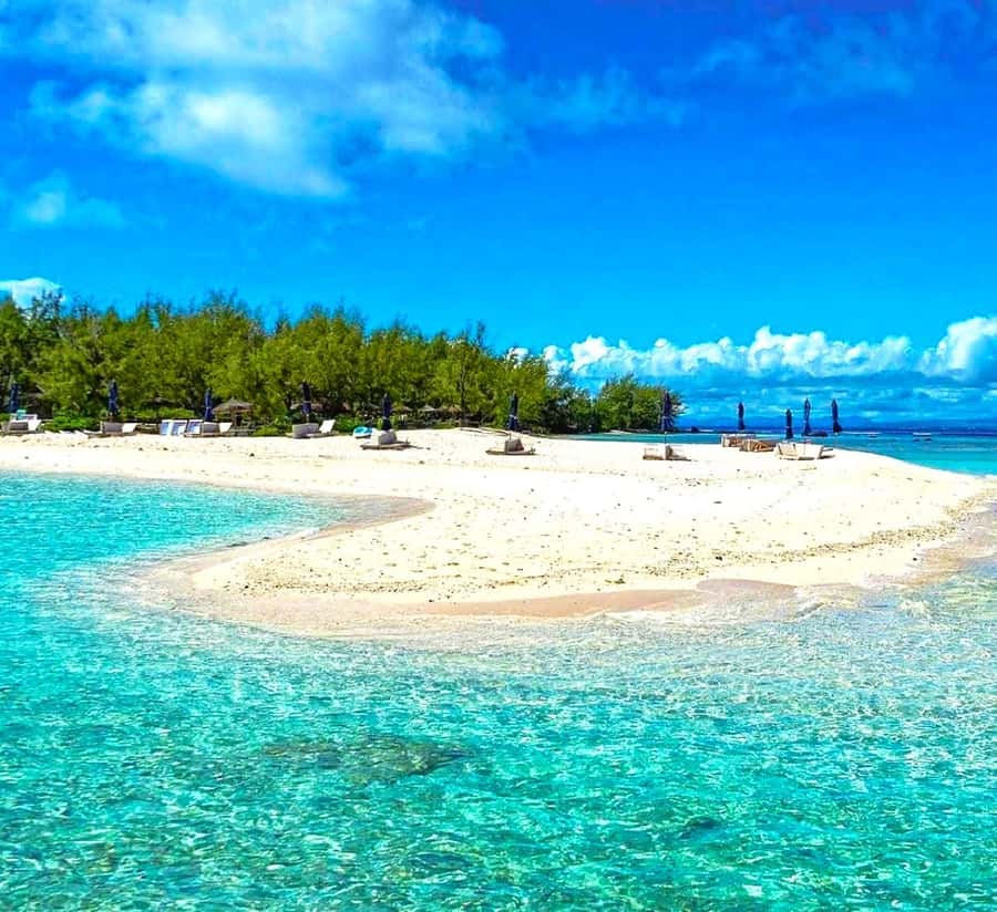 Mauritius: Catamaran cruise to 3 Northern Isles with lunch - Gabriel Island and its white-sand beach