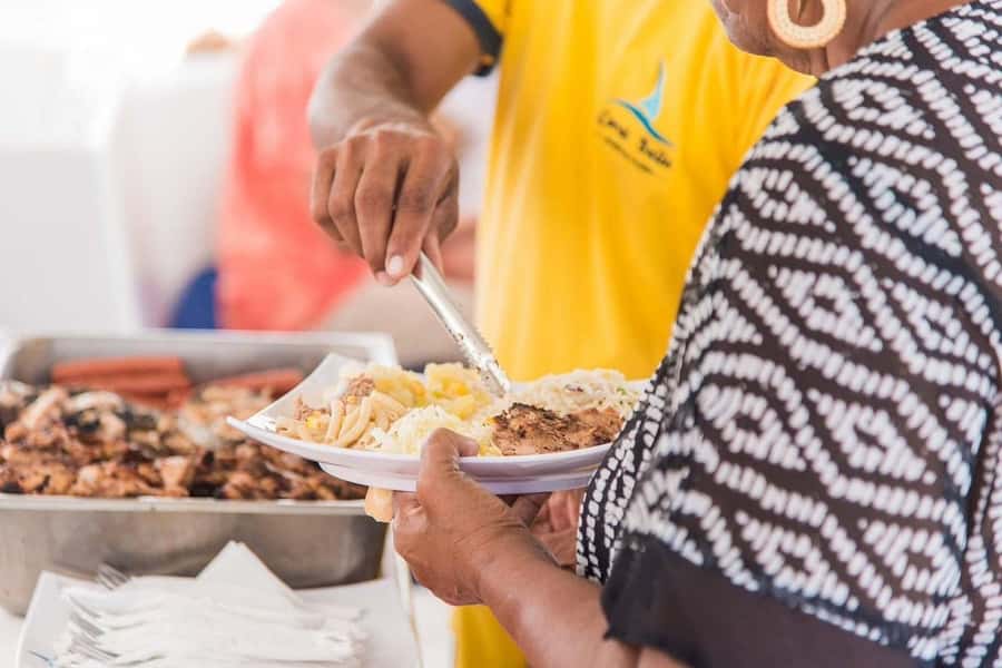 Mauritius: Catamaran cruise to 3 Northern Isles with lunch - What the crew adds to the day