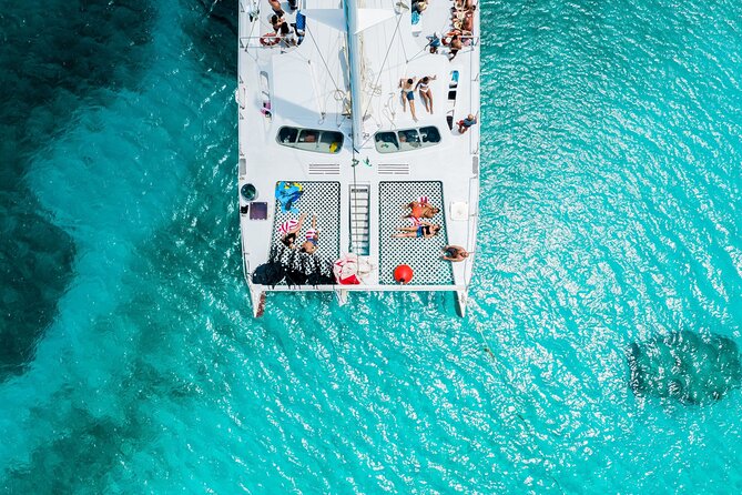 Mauritius: Catamaran Cruise to Ile aux Cerfs with BBQ Lunch - Drinks, rum cocktails, and the crew’s service